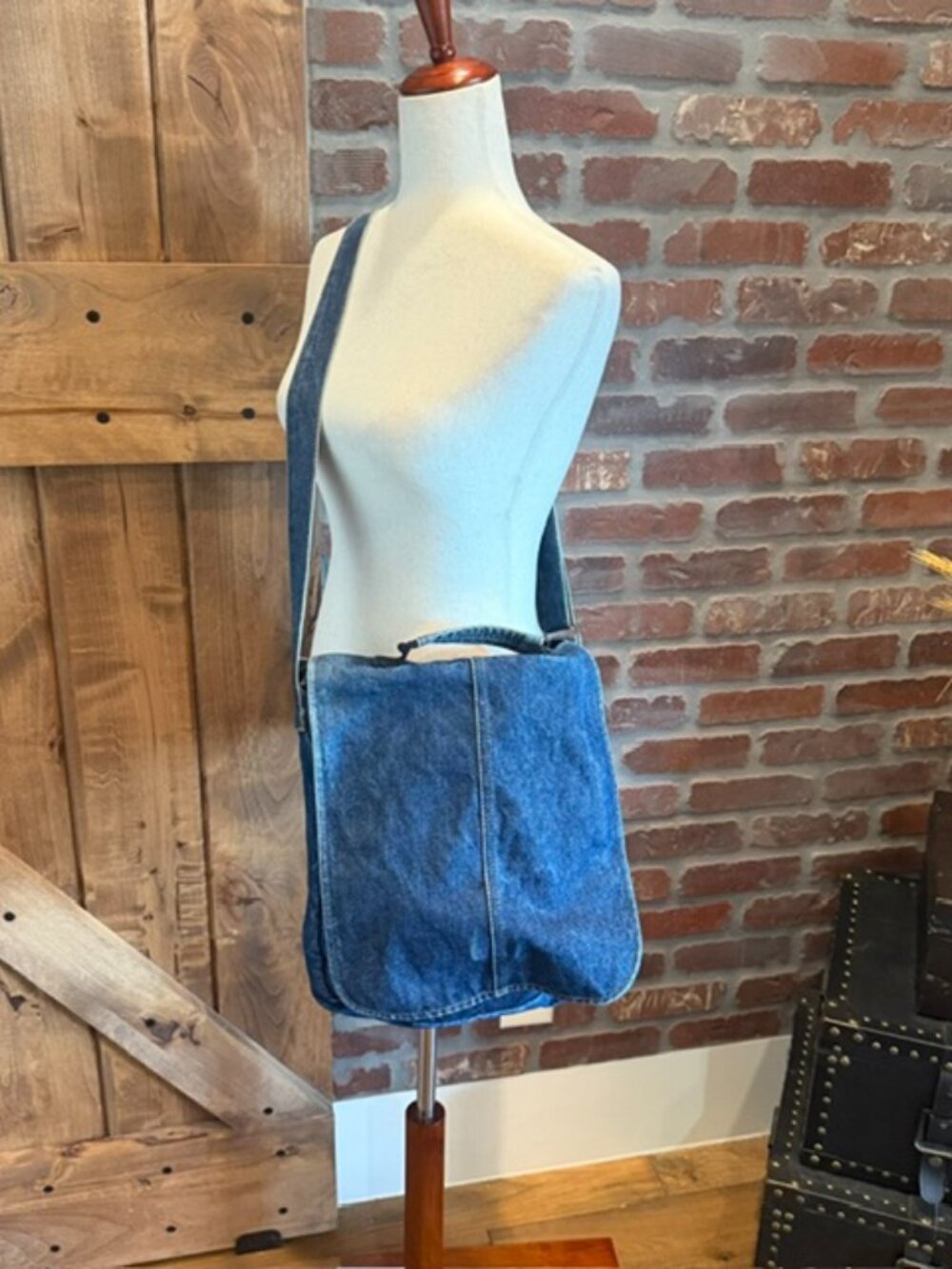 YAK PAK Denim Messenger Bag Crossbody Laptop School Book Utility Bag Academia